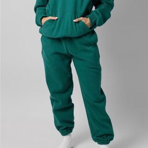 New Comfrt Sweat pants Pine color Sz Small